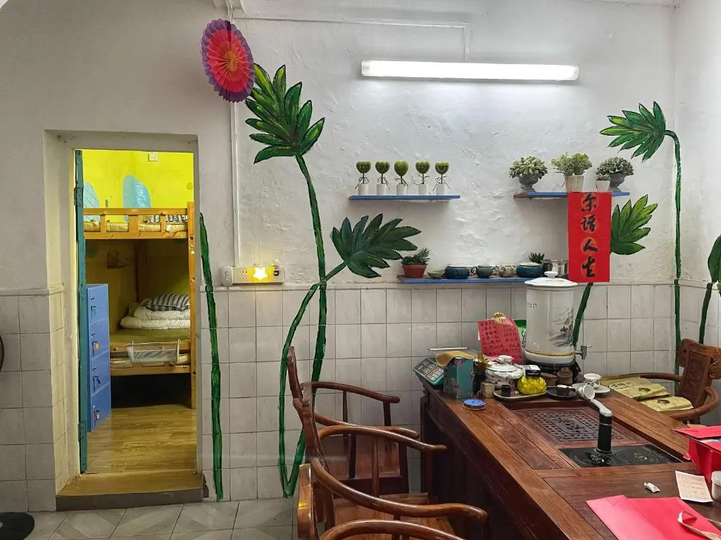 Yellow House Hostel Huizhou West Lake