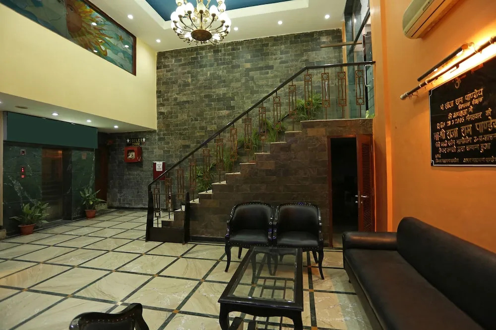 OYO 8178 Hotel Saket