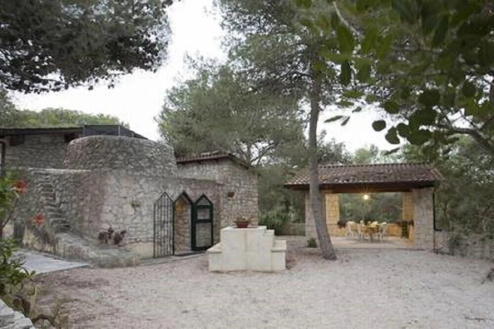 Trullo in the Wood