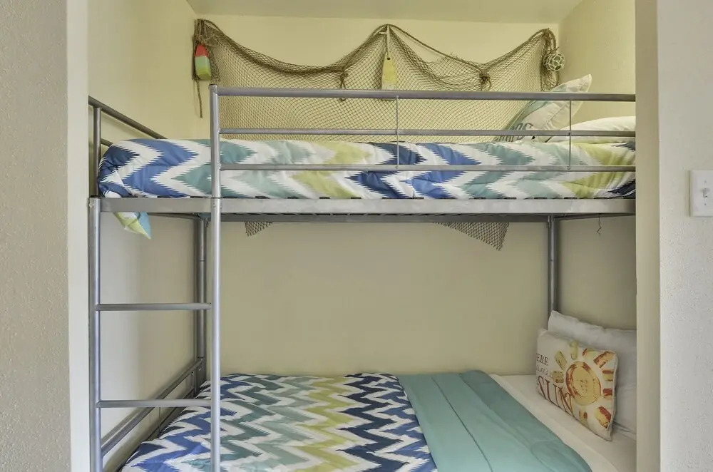 BC's Beach Condo-Victorian 6208