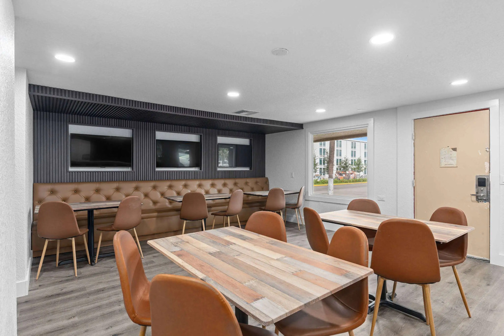 Super 8 by Wyndham Kissimmee-Orlando