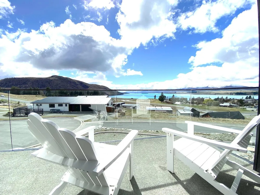 Galaxy Lake View 2 Bedrooms