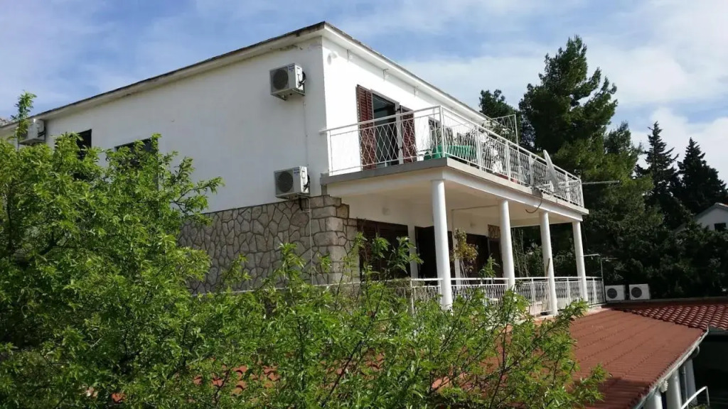 Apartment Buco