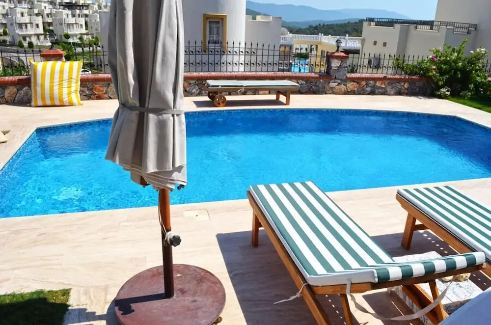 3 Bedroom Apartment Lake View 9 by Likya Global