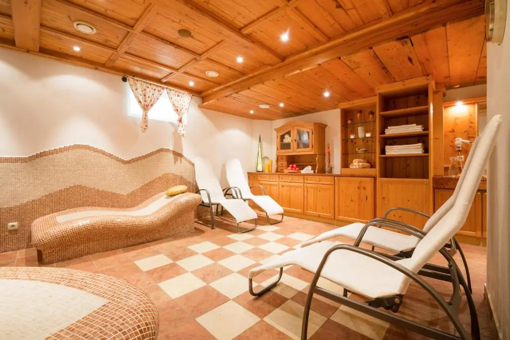 Lerchs Farmhouse 2