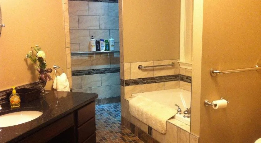 Noble House Suites