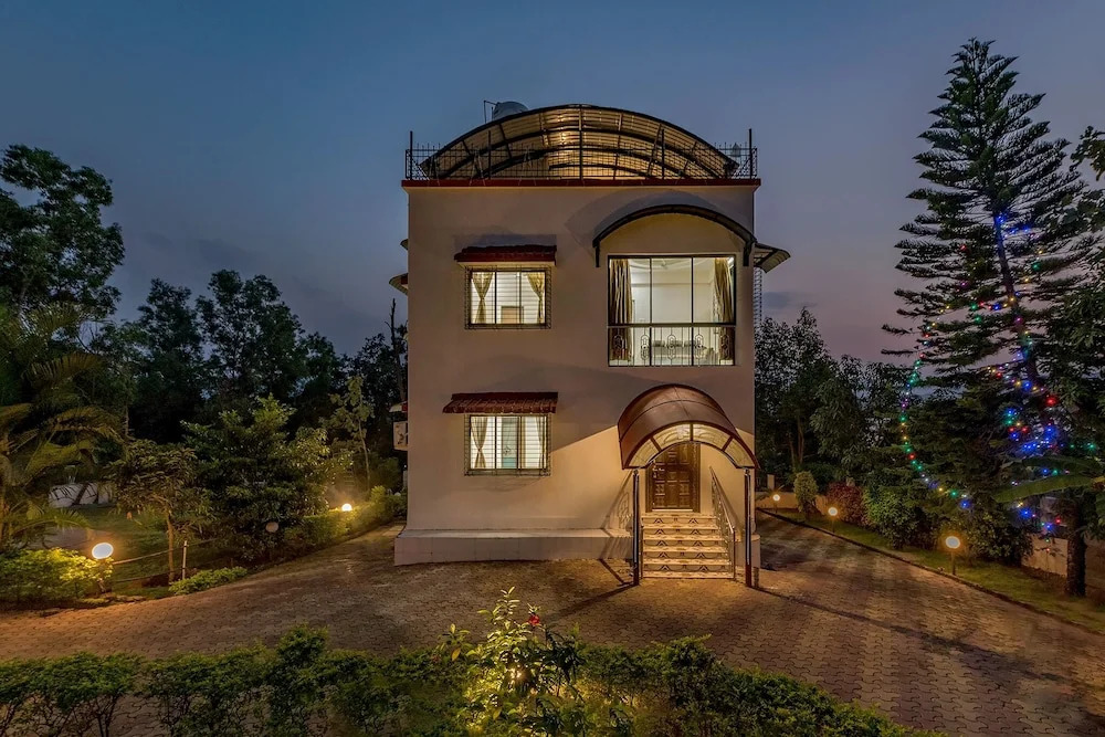CosmicStays Venus Villa - Lake View & Private Pool