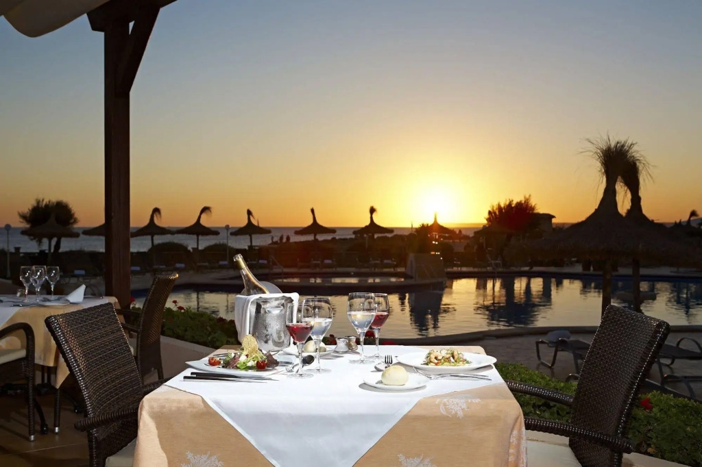 Universal Grand León & Spa