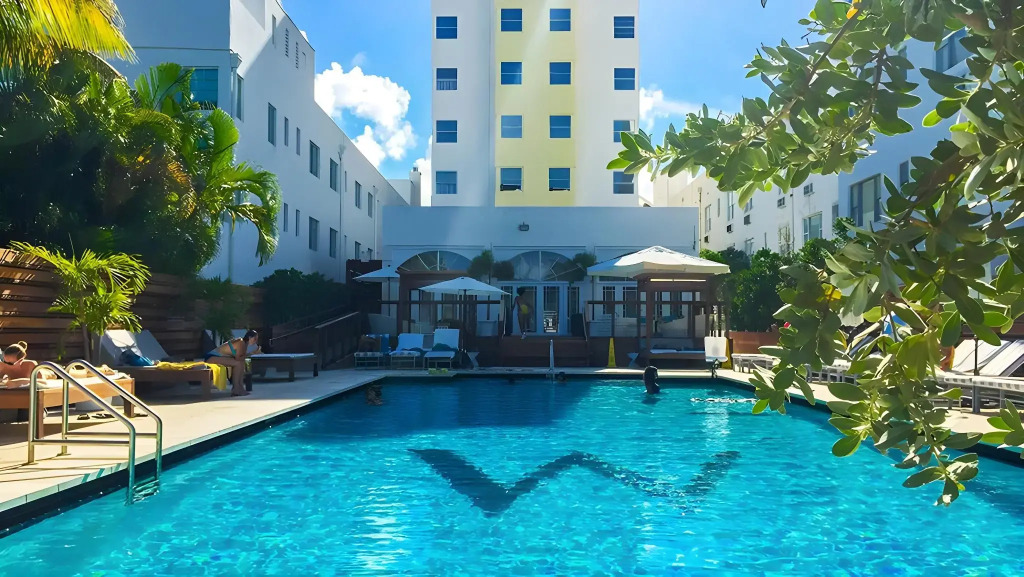 Marseilles Beachfront Hotel
