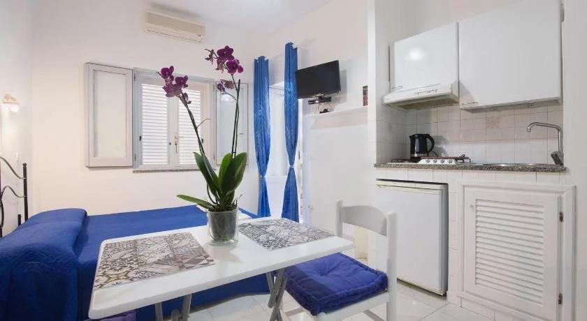 Lo Nardo Maria Rooms