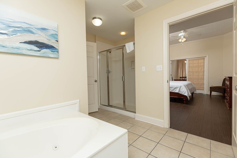 Phoenix West 1007 3 Bedroom Condo