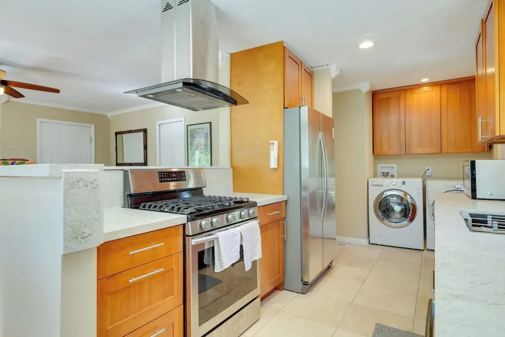 Groveland Vacation Rental w/ Private Deck & Grill!