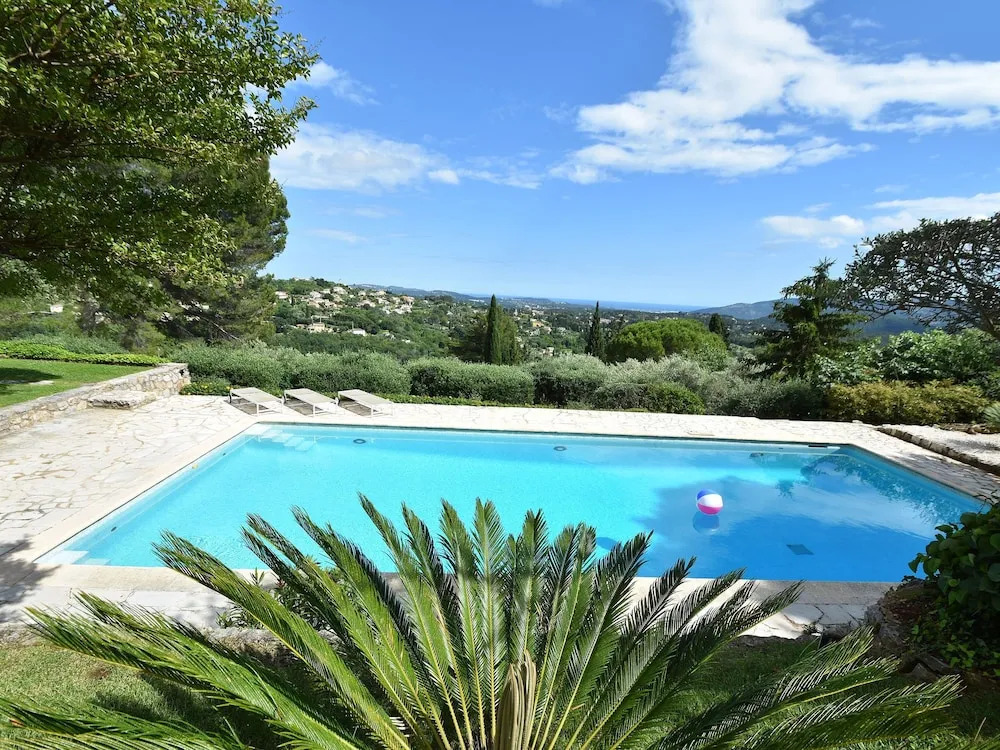 Vintage Villa in Grasse With Private Swimming Pool