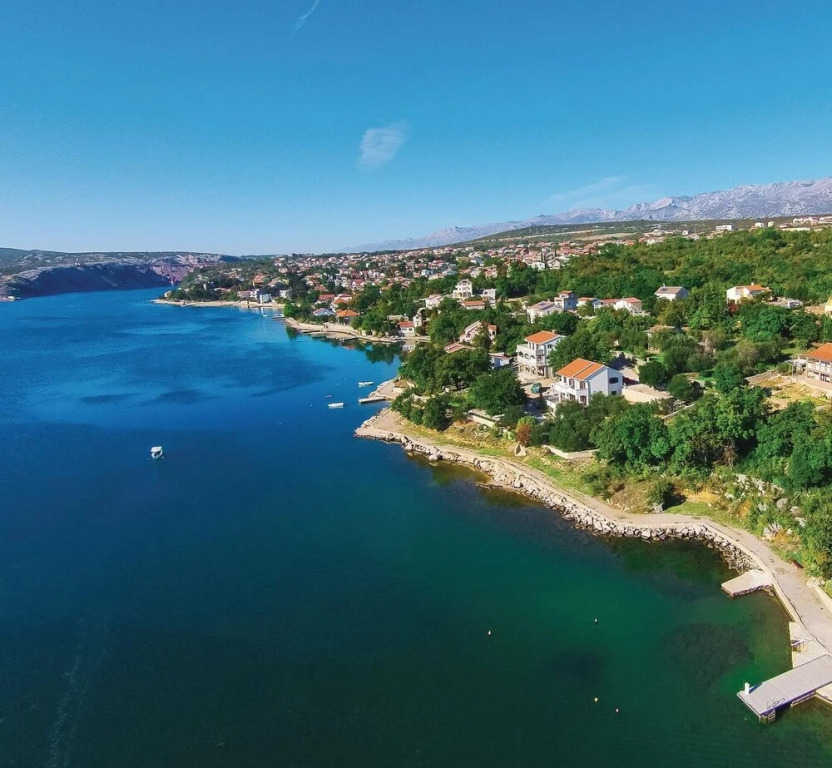 Awesome Home in Maslenica With Wifi and 3 Bedrooms