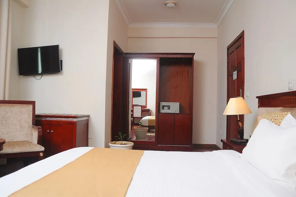 Zola International Hotel