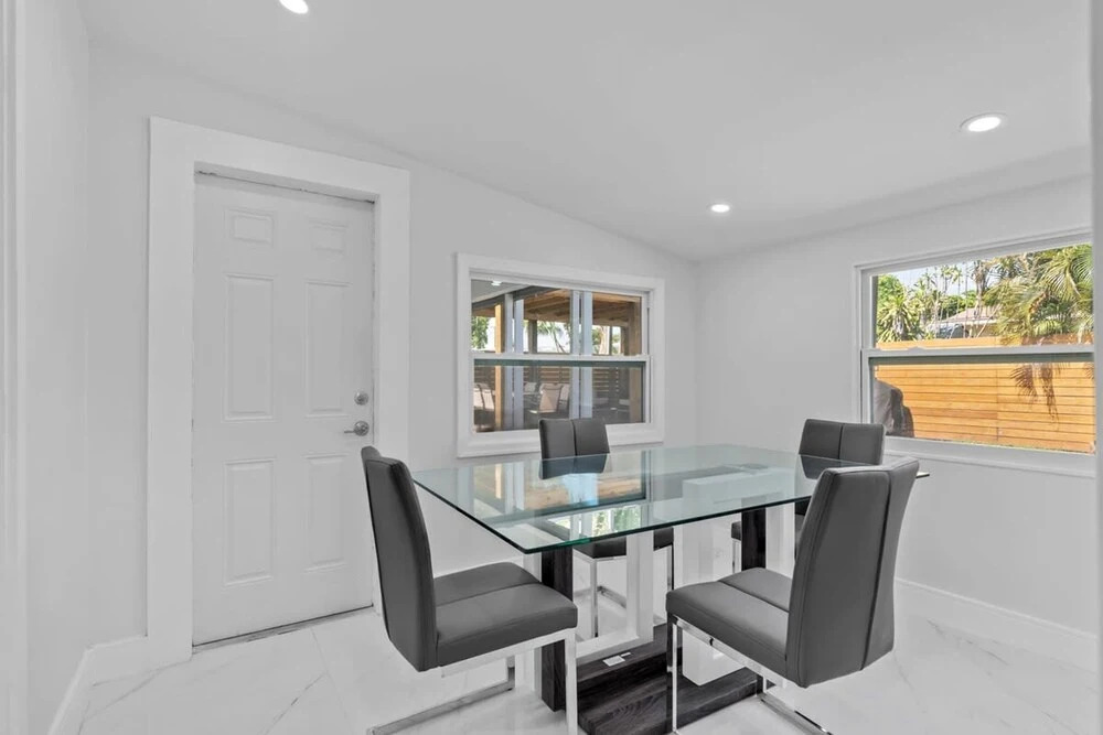 Pompano Gem 1 mi to Beach 12 Pickleball Courts