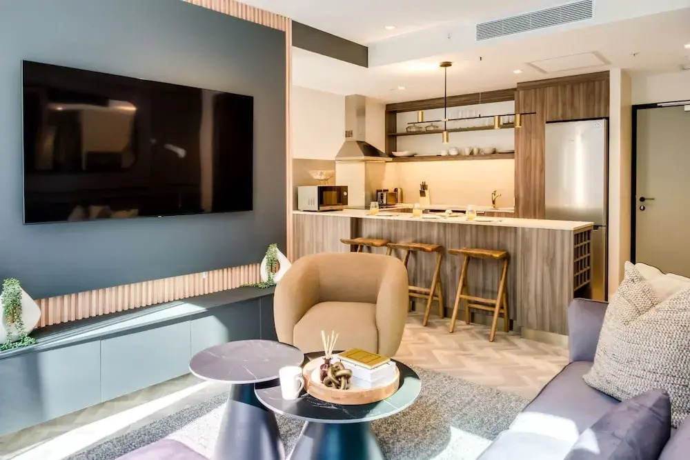 Urban Cape Town Living at City Suite 805
