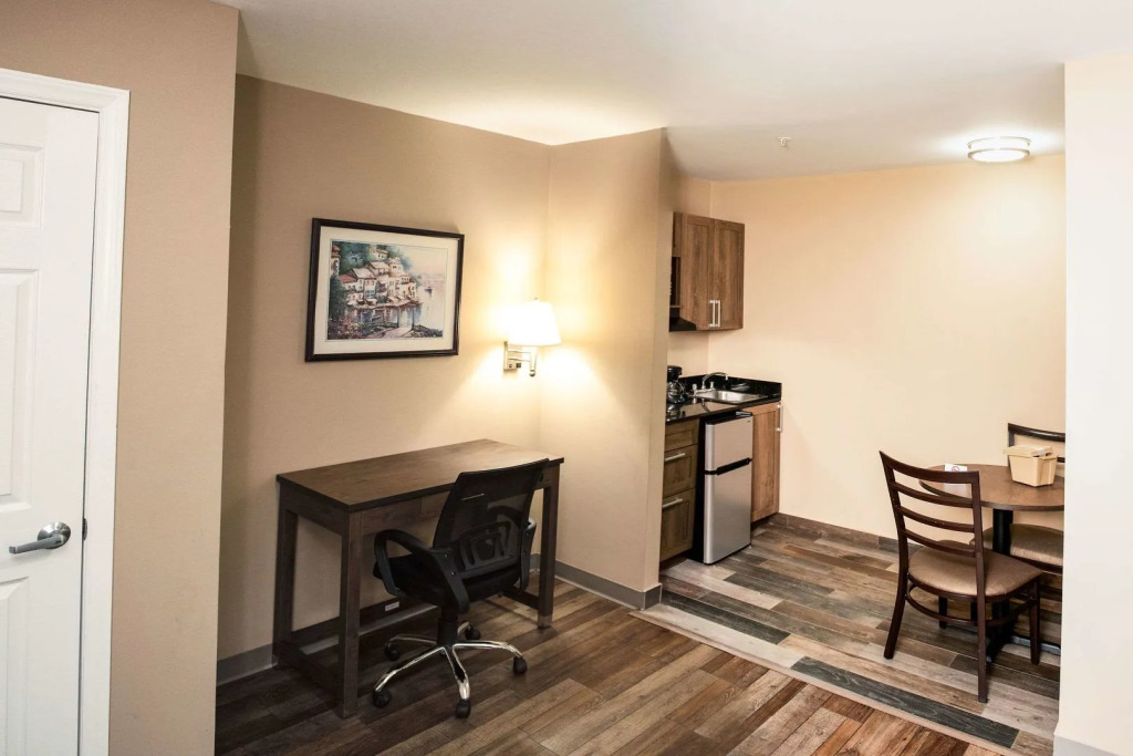 Suburban Extended Stay SE
