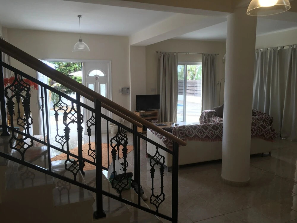 3 Bed Villa 10 Minutes Drive From Beautiful Beach