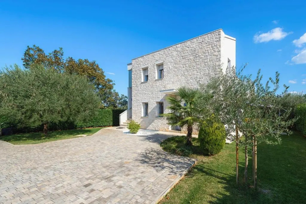 MIRJANA house with apartments