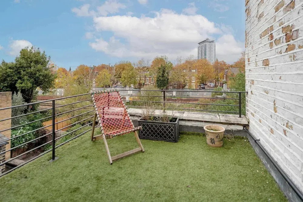 3 bed Home in Battersea With Garden