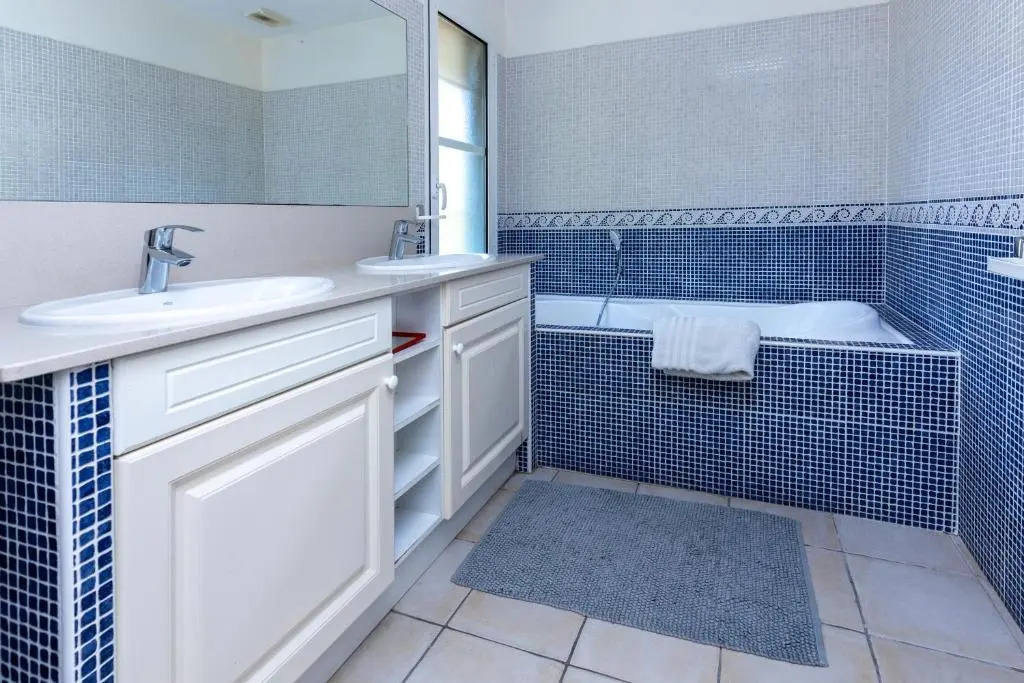 Care Villa T4 avec piscine