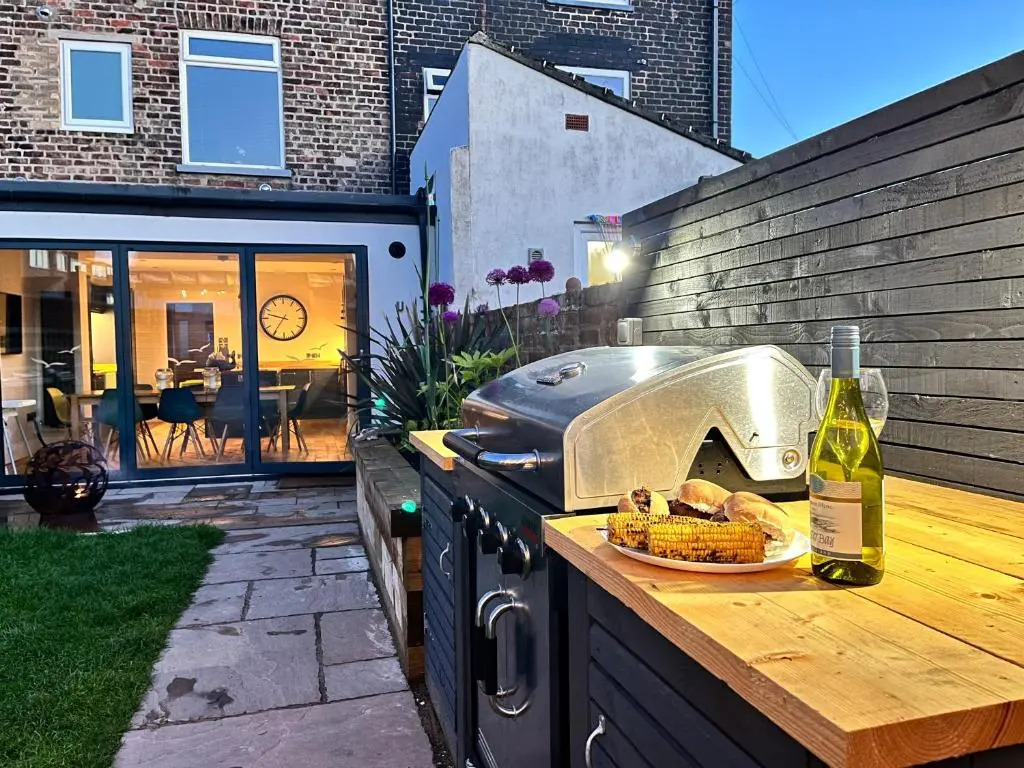 WESTREACH Filey - a 4 Bedroom, all en-suite sleep 8 Townhouse