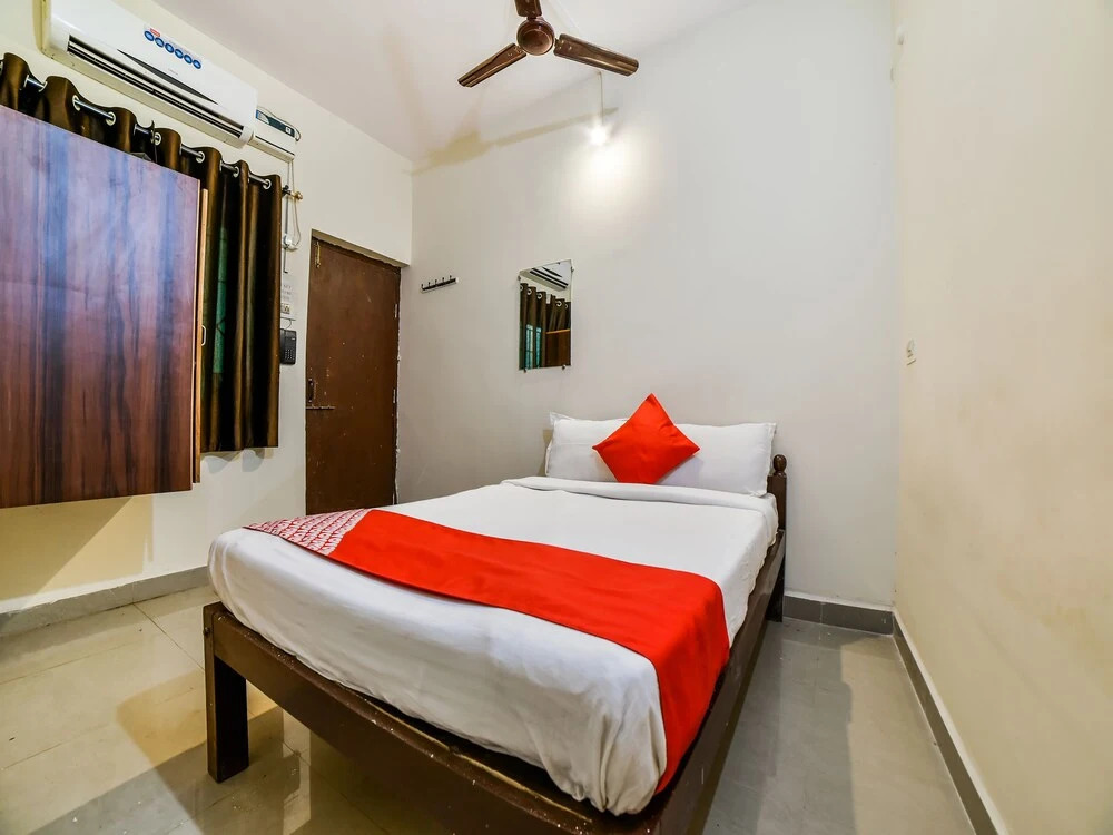 OYO 26605 Bharat Guest House