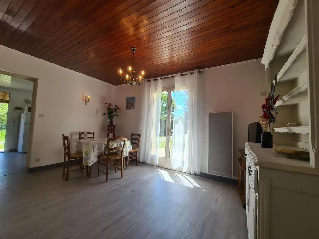 Maison de vacances en Berry avec jardin clos, proche plage et sentiers, animaux acceptés - FR-1-591-319