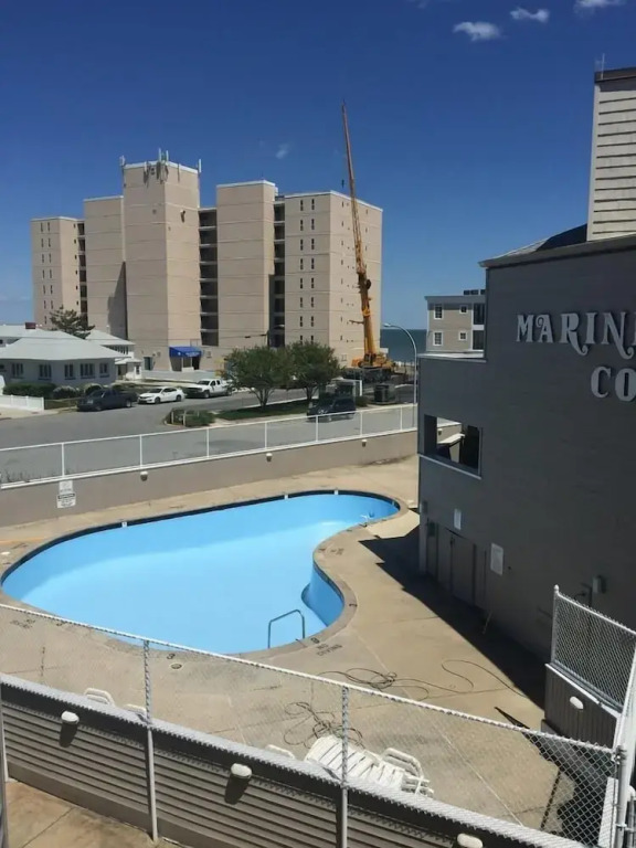 Mariners Court 206
