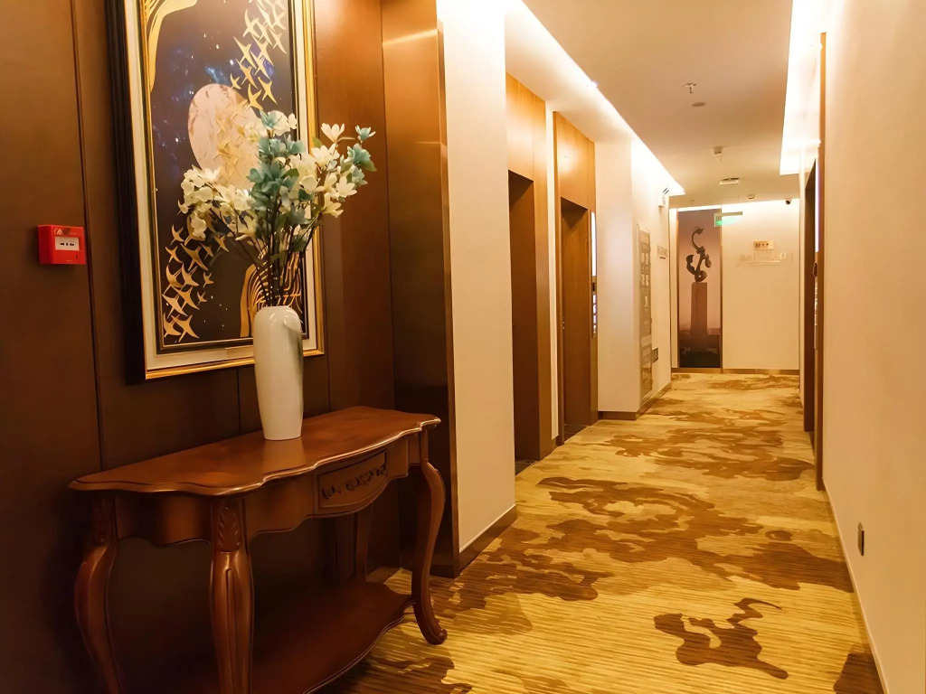 Lanzhou Junhe Hotel (Xiguan Metro Station)