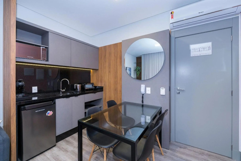 AION suítes 202 - Compacto e luxuoso Loft - Rooftop com piscina e academia - À poucos passos da praia