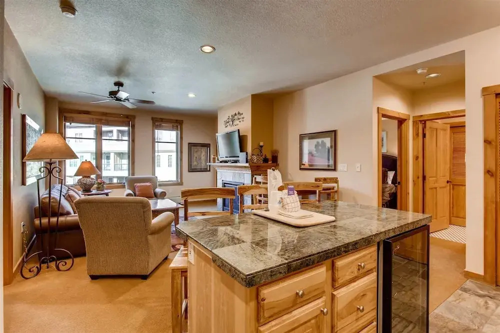Premier 2 Bedroom Mountain View Condo Located in Historic Downtown Breckenridge Walking Distance to Peak 9