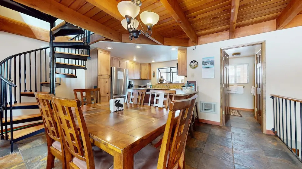 Snowflower 26 Remodeled Spacious Condo With Great Complex Amenities by RedAwning