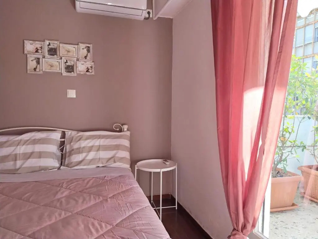 Athena's Home, Sunny Balkony 100m from metro!
