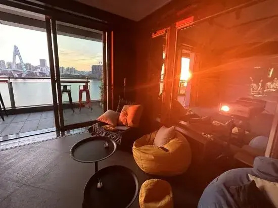 Sunset Pure Female Homestay