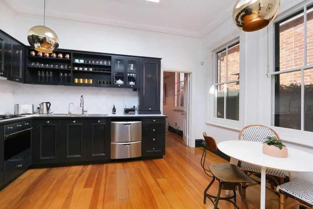 Designer 2 Bedroom House with Garden in Northbridge