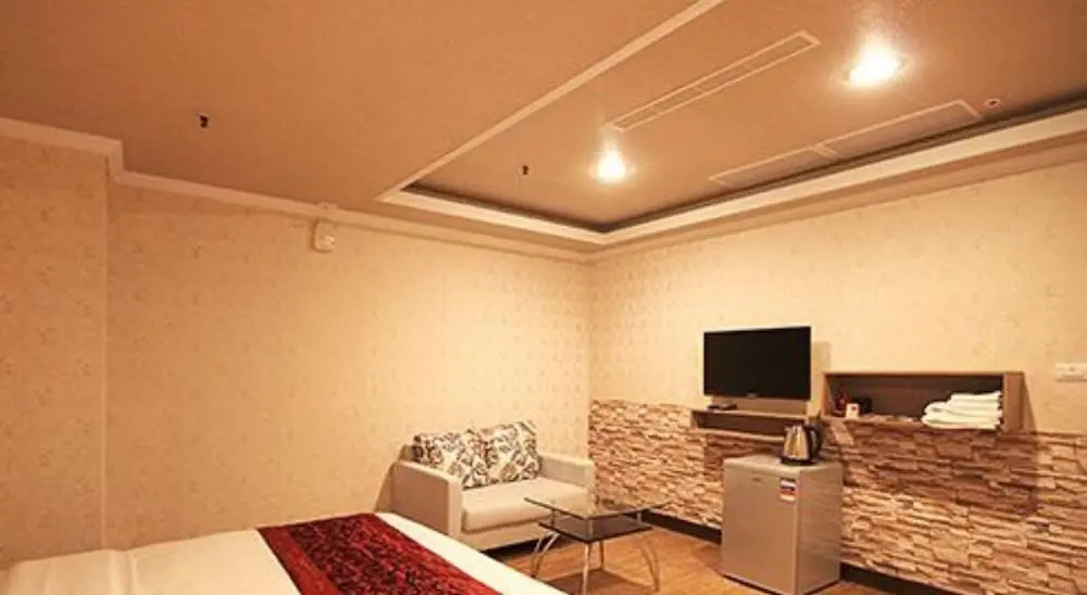 Ya Tai Hotel