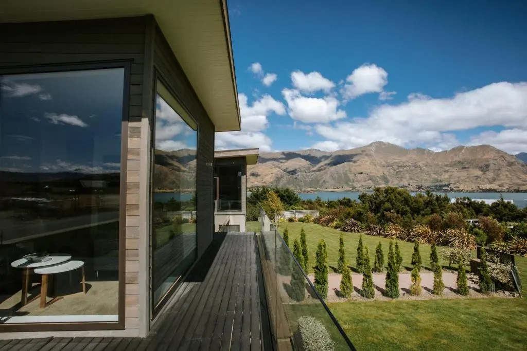 Mt Gold Haven - Sleeps 8 - Lake & Mountain Views