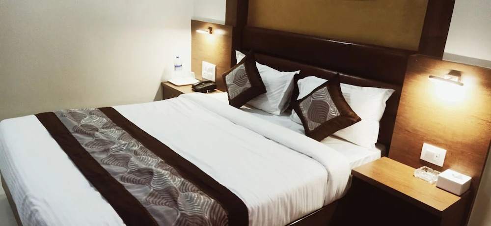 Deluxe Inn