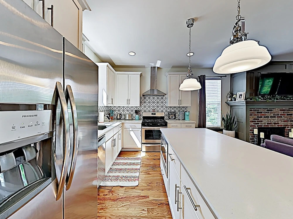 New Listing! Hip 3-story In East Nashville 4 Bedroom Home