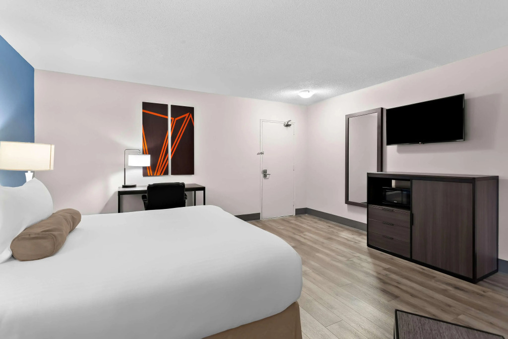 SureStay Plus by Best Western Windsor