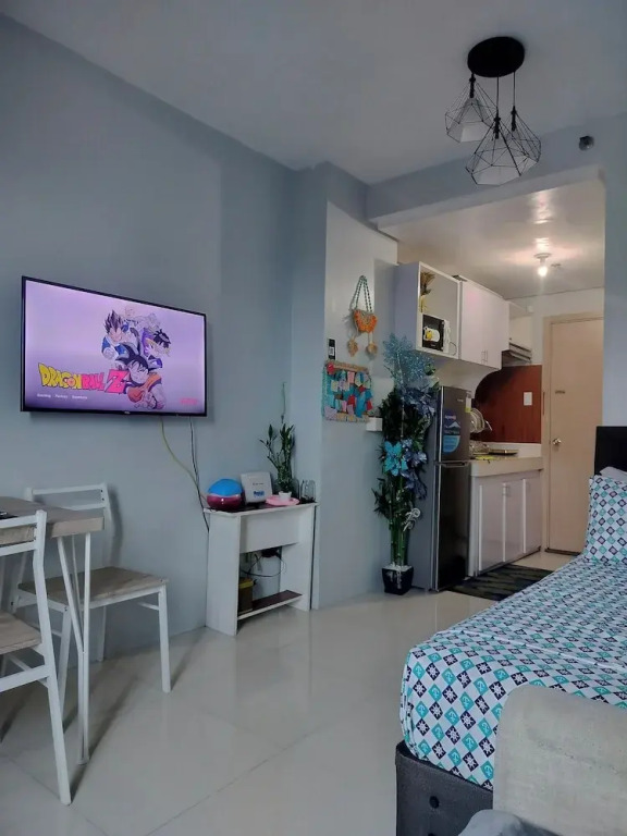 Spacious Condo in Quezon City With City Views