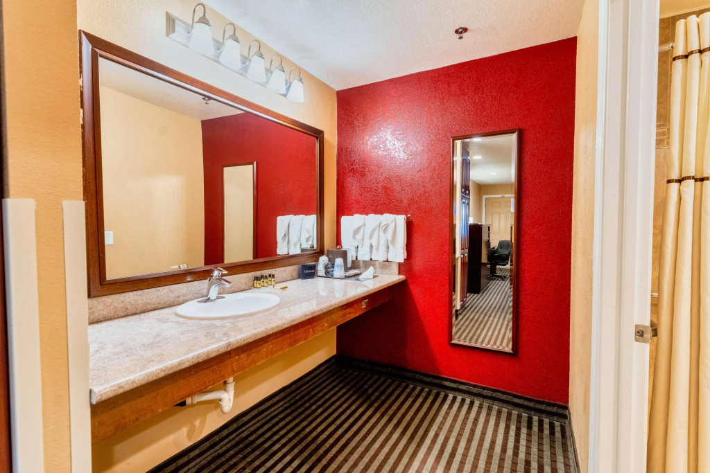 Best Western Plus Yosemite Way Station