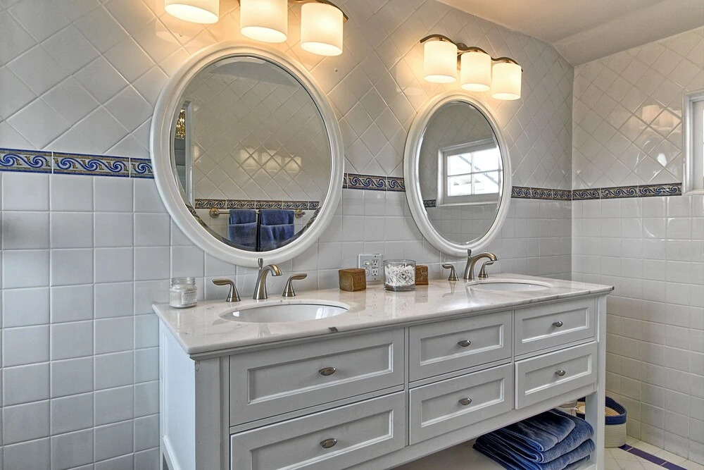 Montecito Luxe Home "location, Location, Location!!" 4 Bedroom Residence by Redawning