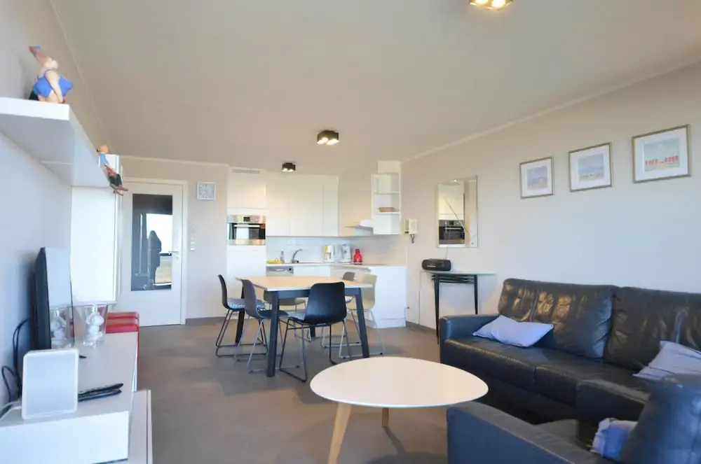 Apartment in Oostduinkerke With Sea View
