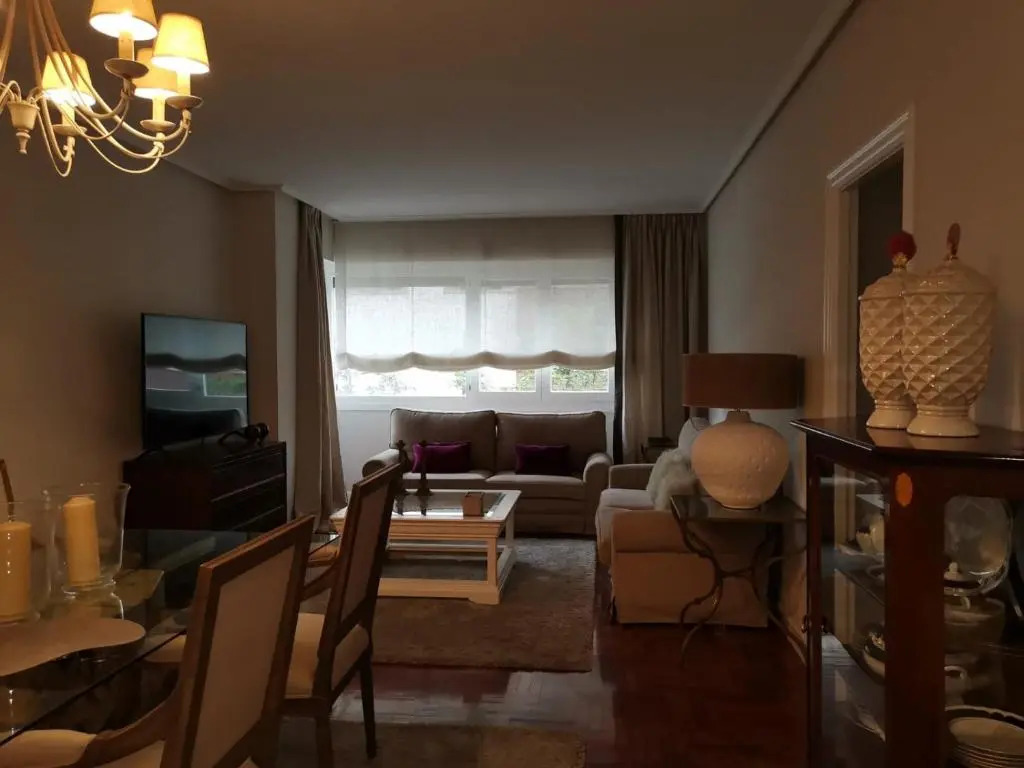 Habitación con baño privado en Bilbao