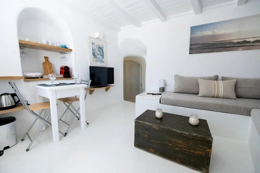 Astrea Suites Notus Dome House