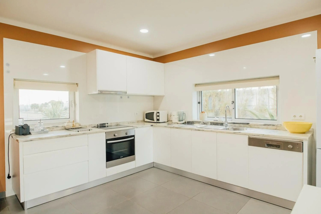 GuestReady - Beachfront Villa In Esposende