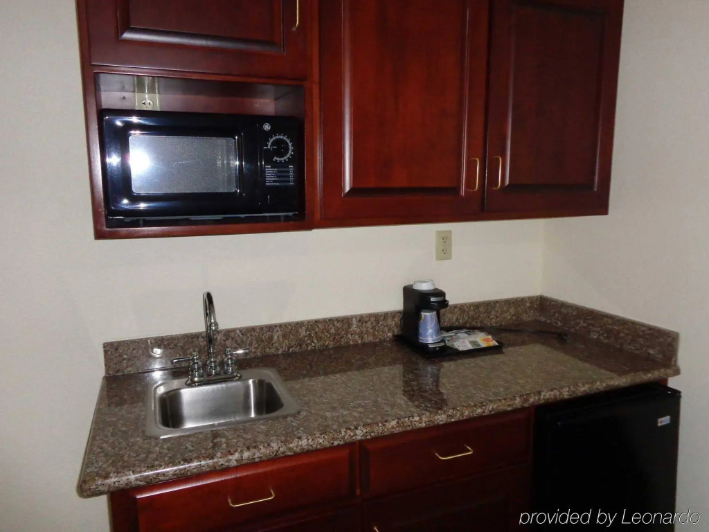 Holiday Inn Express & Suites New Buffalo, MI by IHG